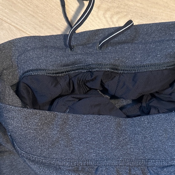 Men’s lululemon xl Pants with Zipper Pockets - Picture 3 of 6